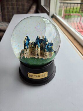 Biltmore Estate Musical Snow Globe - 4"